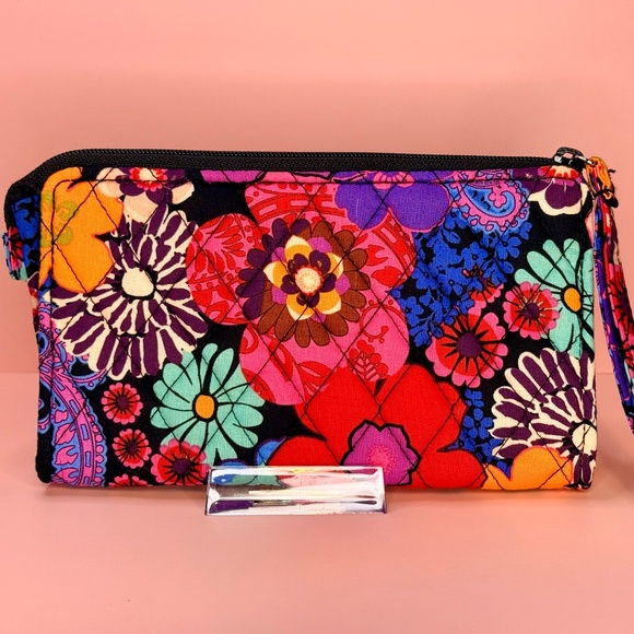 #2 🌸Vera Bradley - Factory Style Front Zip Wristlet - Picture 1 of 8